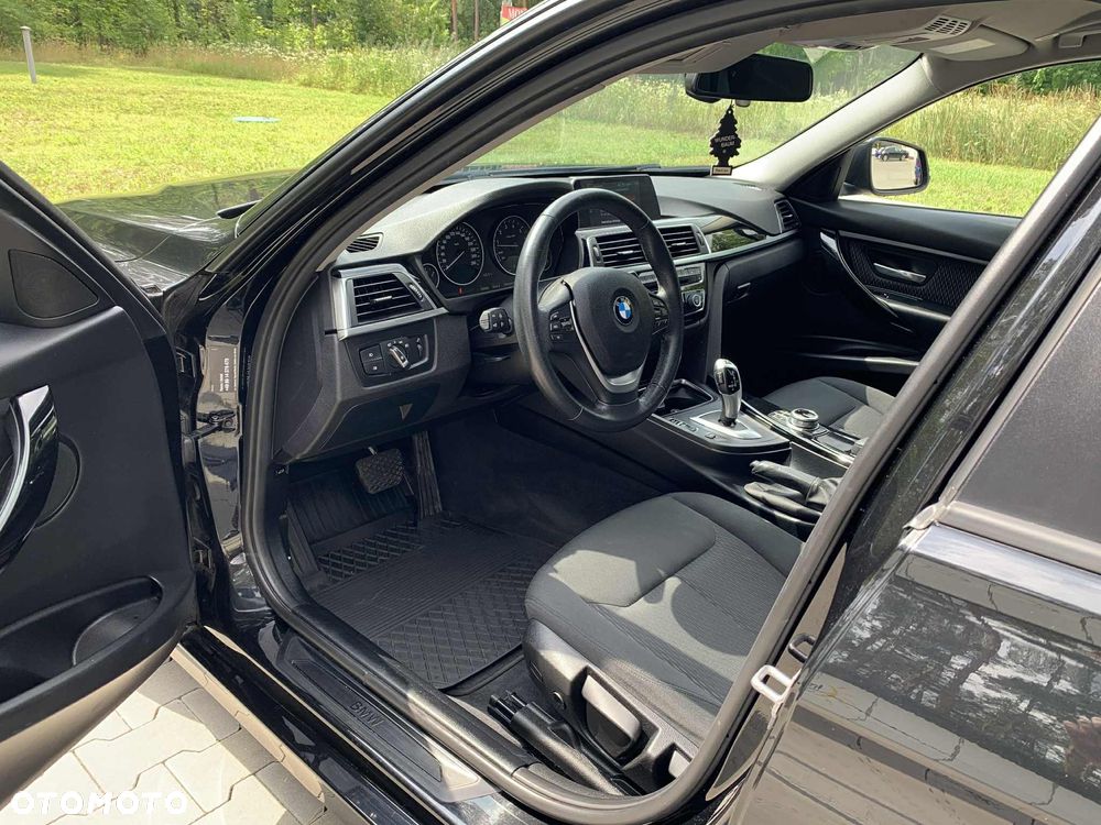 BMW Seria 3 320i Advantage - 9