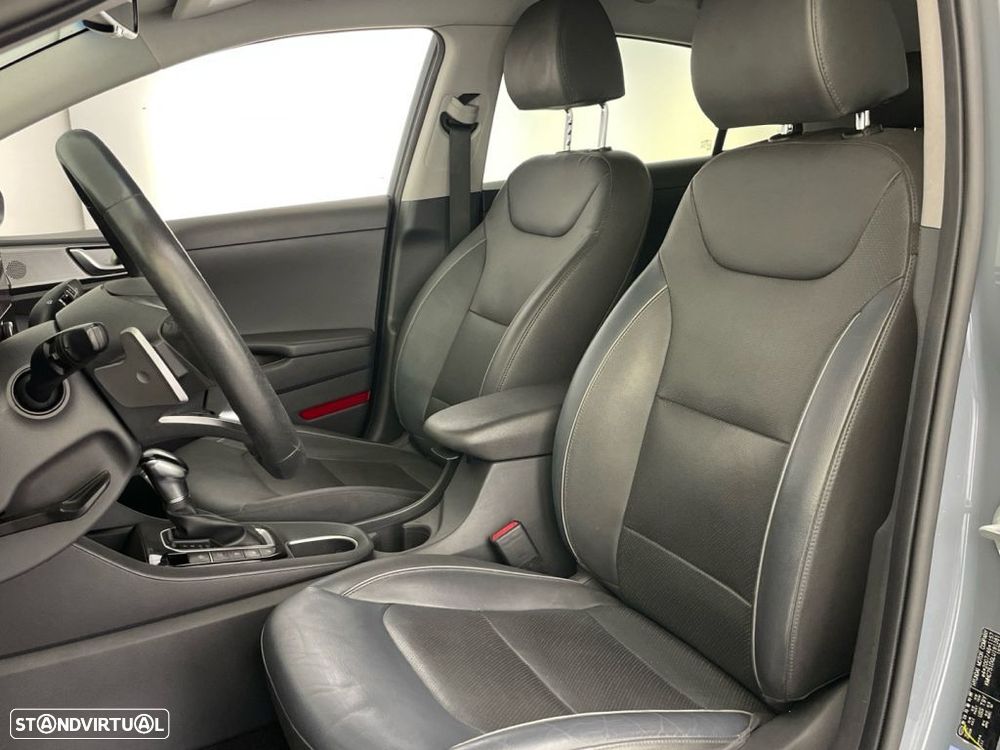 Hyundai Ioniq 1.6 GDI PHEV - 17
