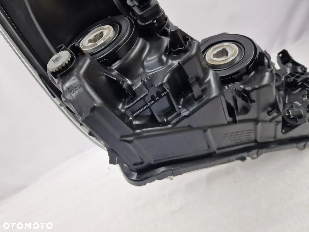 NISSAN MICRA K16 16- LEWA ZWYKŁA LAMPA PRZEDNIA PRZÓD LED , NR KOITO 100-18730 / 100-18728 , NR AUKCJI LA197 - 19