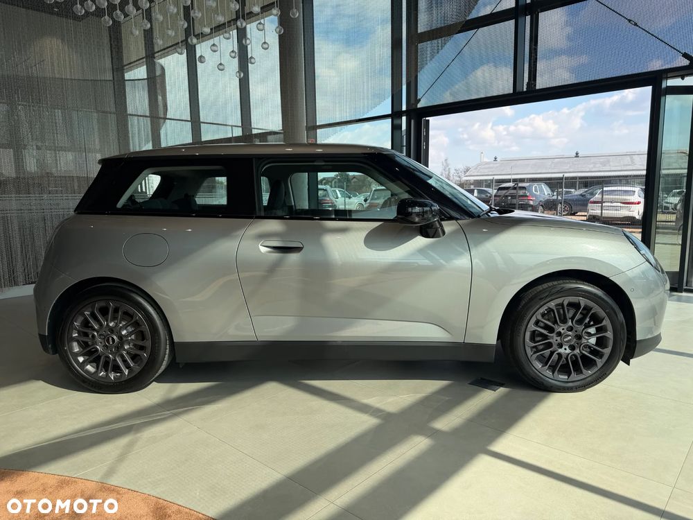 MINI Cooper SE 54.2kWh Linia Essential - 6