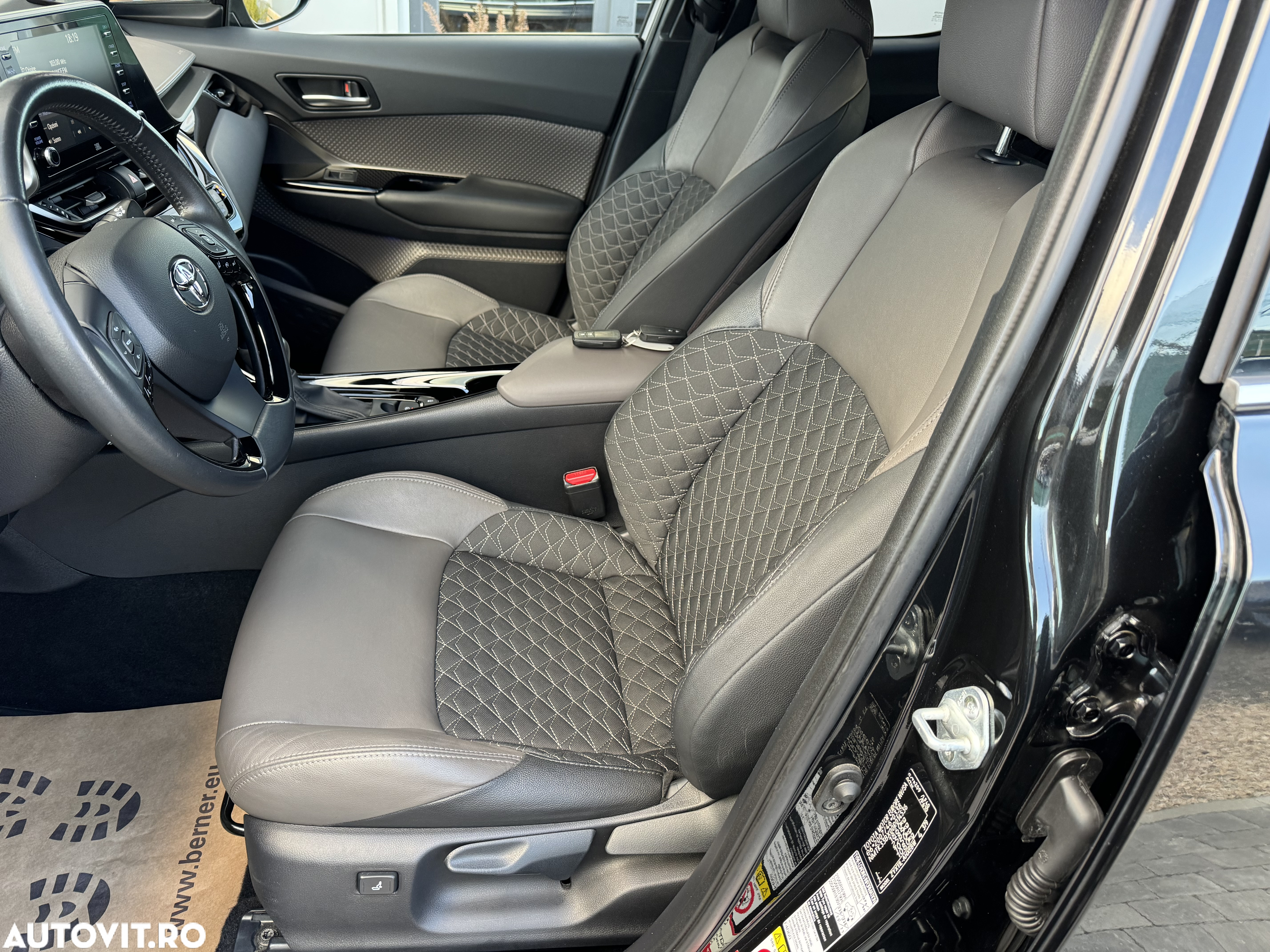 Toyota C-HR 1.8 HSD 122 CP 4x2 CVT Style - 25