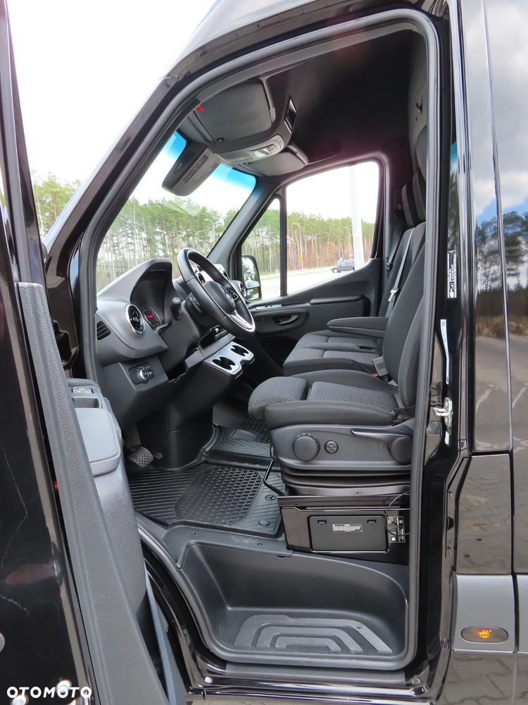 Mercedes-Benz Sprinter 319 CDI 190 KM 9G-Tronic Automat Model 907 AMG Panamericana GT AMG Furgon Blaszak Ekstra Długi LONG MAXI + 4800 mm Zawieszenie Tylne Pneumatyczne Adaptacyjne WZMACNIANY Rozstaw Osi 4325 mm Ładowność 941 Kg HAK 2800 Kg FULL Opcja Wyposażenia Stan Auta Nowy Jak Z Salonu OKAZJA DOSTEPNY I GOTOWY - 28