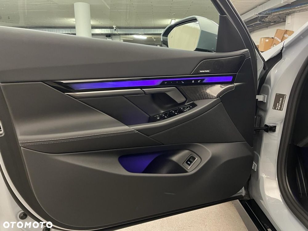 BMW Seria 5 520d xDrive mHEV M Sport - 17