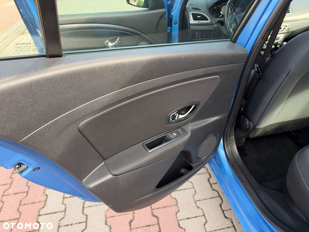 Renault Megane ENERGY dCi 110 Start & Stop Paris Business - 21