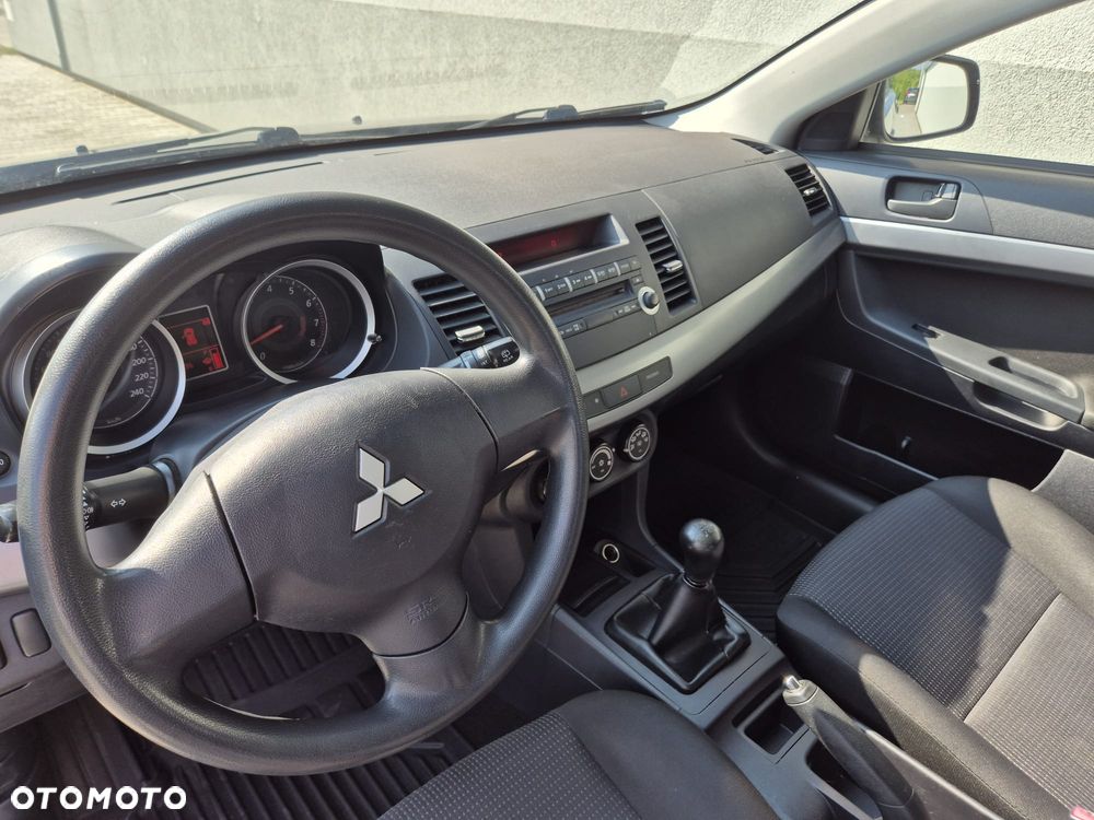 Mitsubishi Lancer - 13