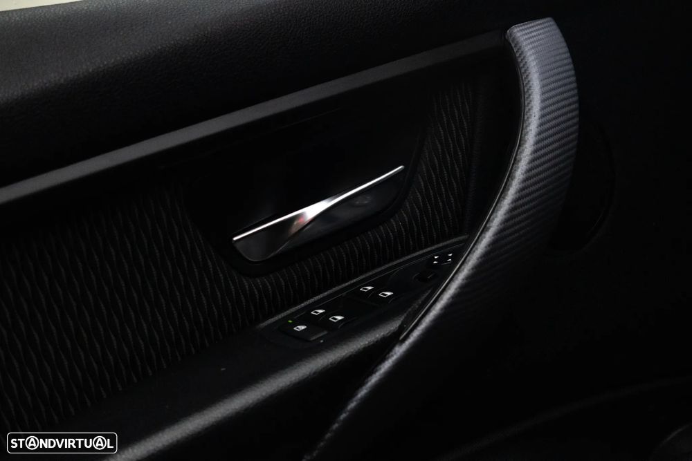 BMW 318 d Sport - 17