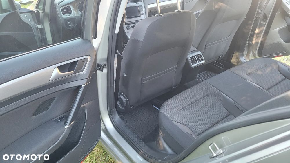 Volkswagen Golf 1.4 TSI BMT Comfortline - 28