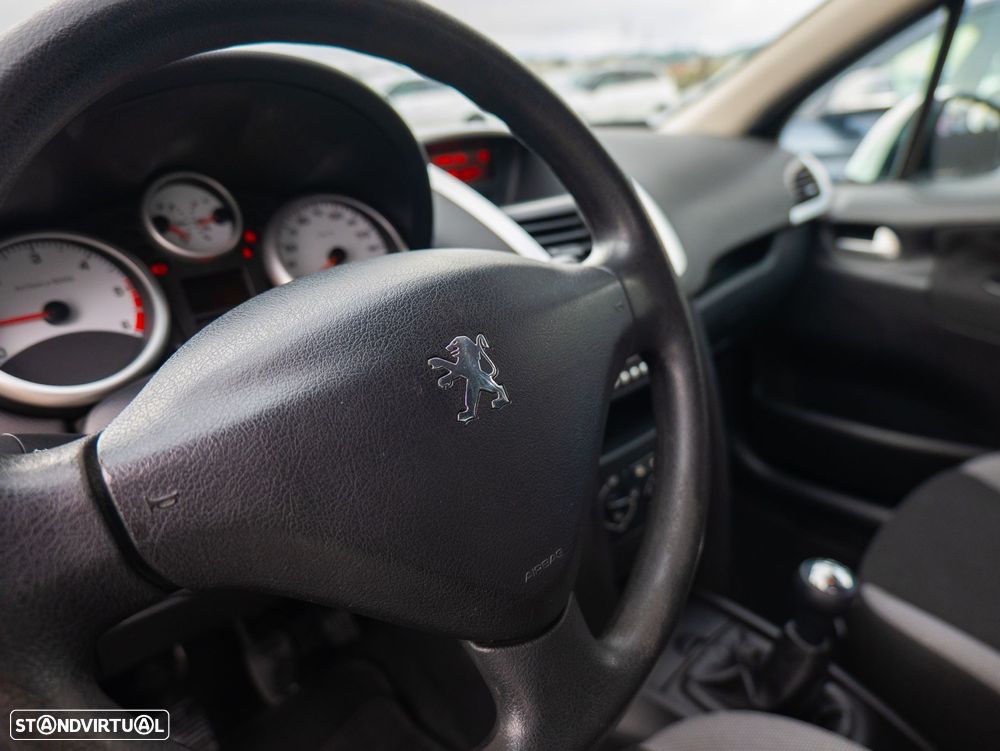 Peugeot 207 1.4 HDi Urban - 13