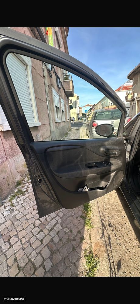 Fiat Punto 1.3 M-Jet Easy S&S - 13