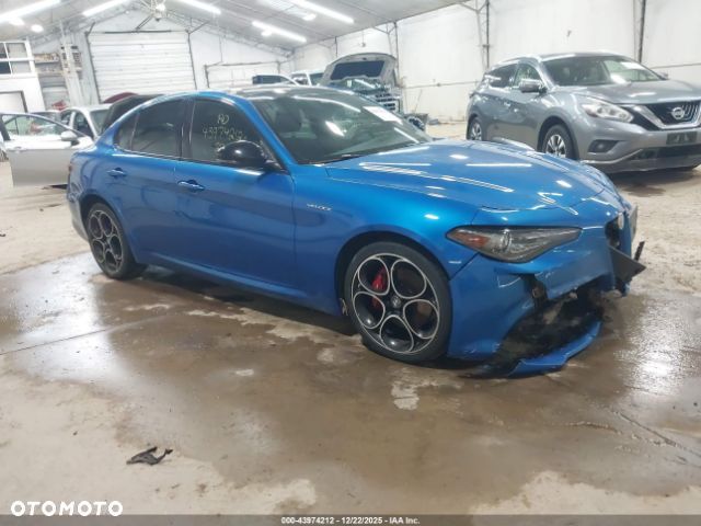 Alfa Romeo Giulia 2.0 Turbo 16V AT8-Q4 Veloce Ti - 3