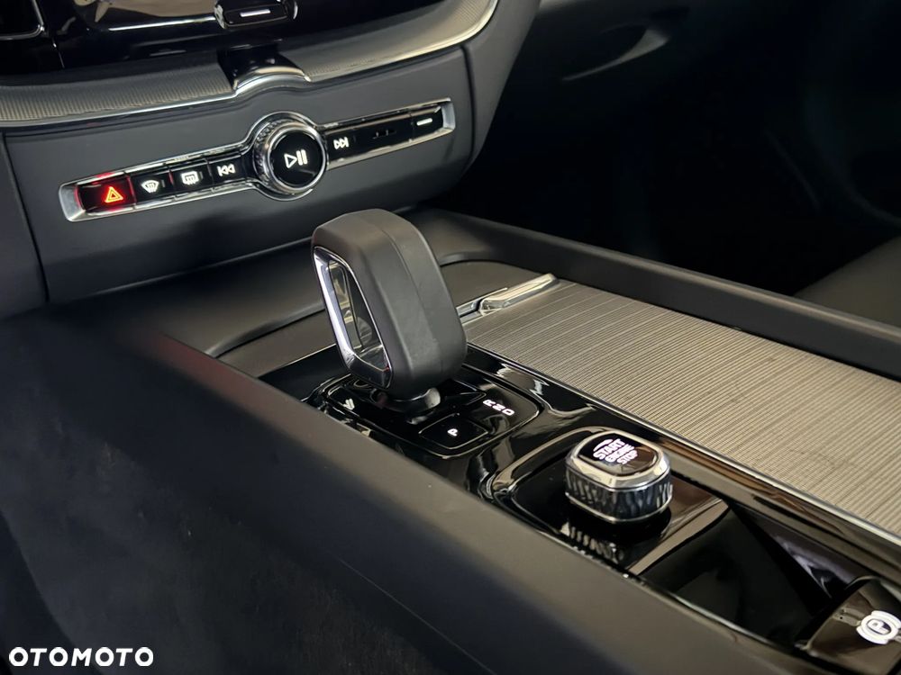 Volvo XC 60 B4 D Geartronic RDesign - 12