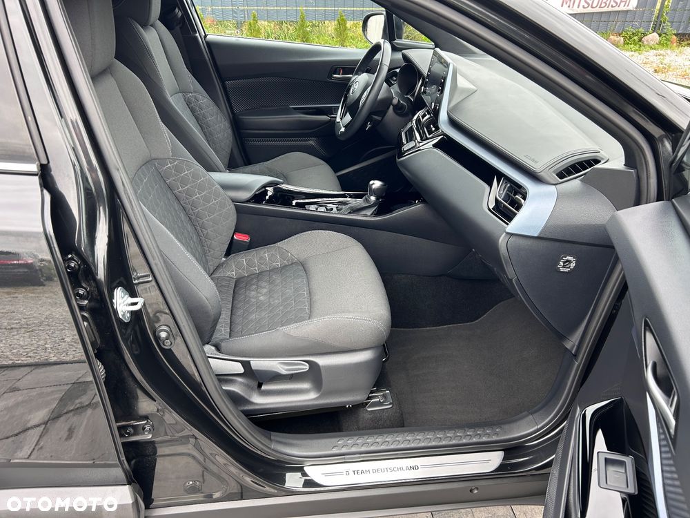 Toyota C-HR 2.0 Hybrid Team Deutschland - 10