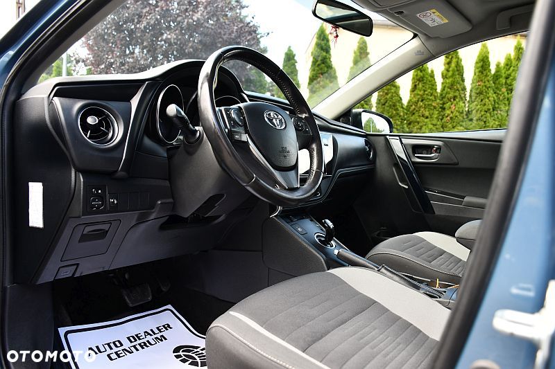 Toyota Auris 1.8 HSD Prestige - 9