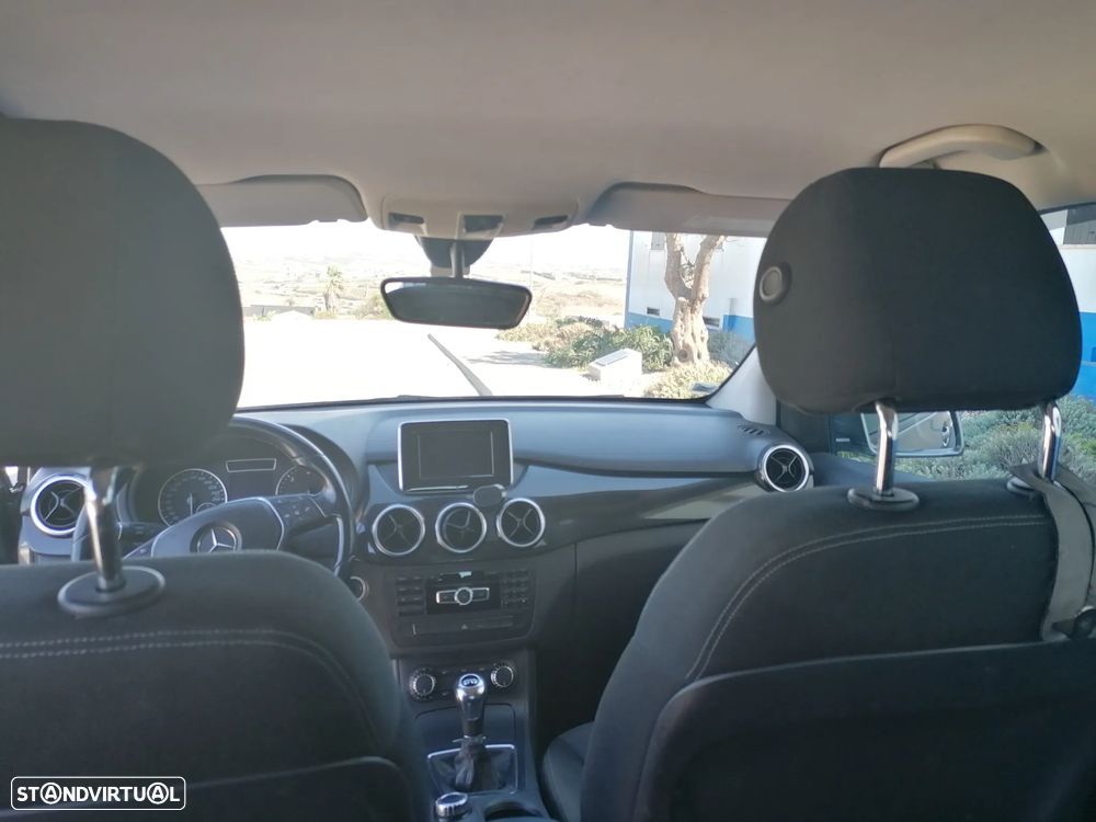 Mercedes-Benz B 180 CDI (BlueEFFICIENCY) - 4