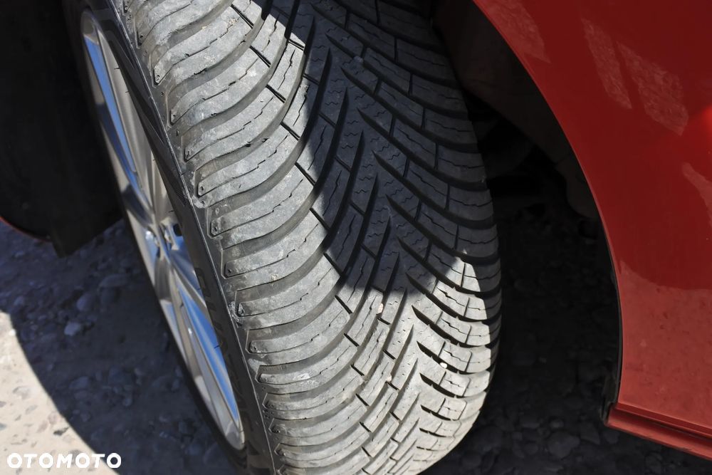 Ford Fiesta 1.0 EcoBoost S&S TITANIUM X - 35