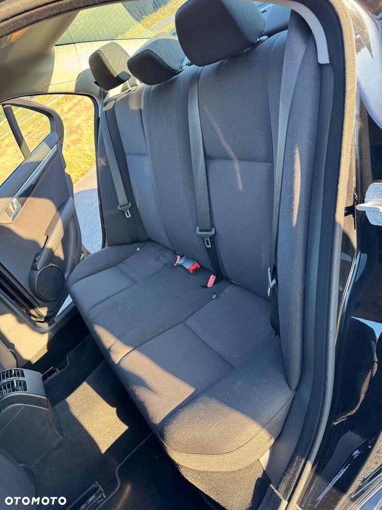 Mercedes-Benz Klasa C 180 Kompressor BlueEFFICIENCY - 18