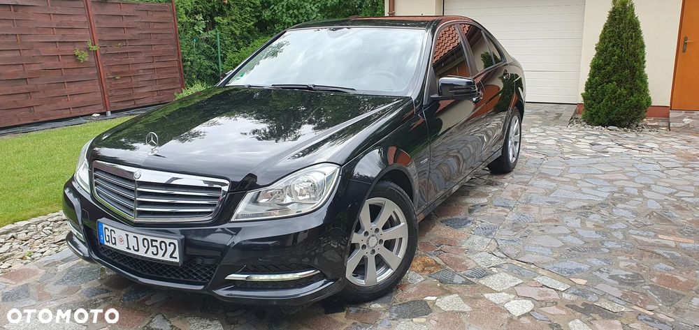 Mercedes-Benz Klasa C 180 BlueEFFICIENCY Elegance - 4