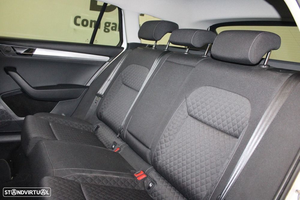 Skoda Superb Break 2.0 TDI Ambition DSG - 42