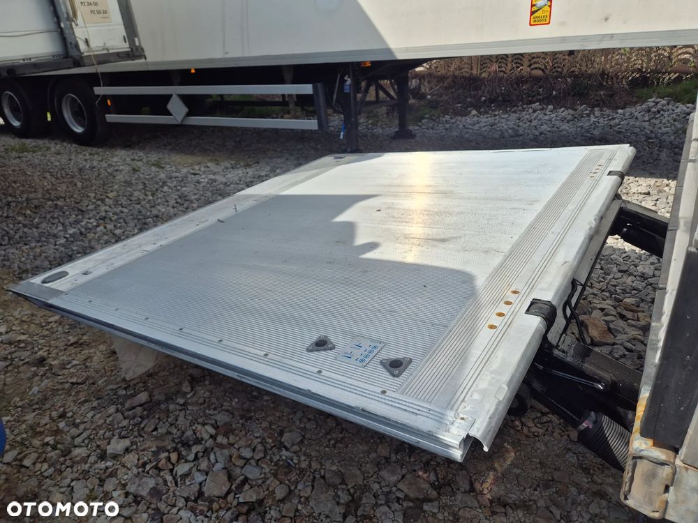 Schmitz Cargobull CARRIER MAXIMA 1300 / WINDA / DOPPEL STOCK / ŚCIANA GRODZIOWA / BELKI / PODNOSZONA OŚ / z Niemiec / TOP STAN 2011/ CARRIER CHŁODNIA CHLODNIA LODÓWKA PODWÓJNY ZAŁADUNEK PIĘTROWA - 10