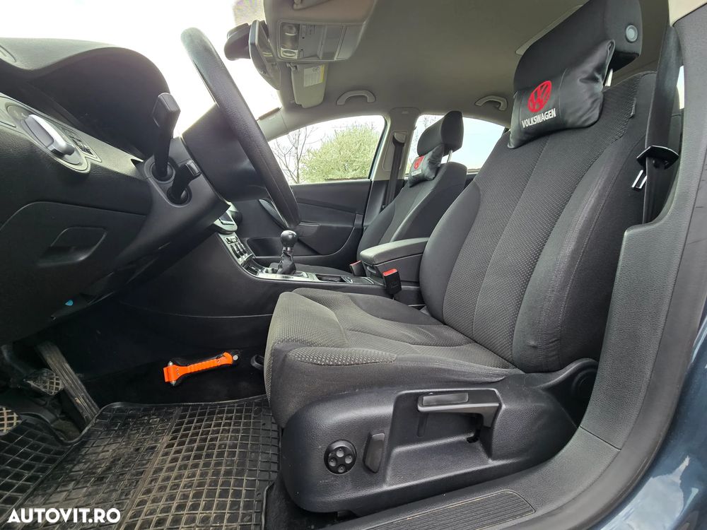 Volkswagen Passat - 8