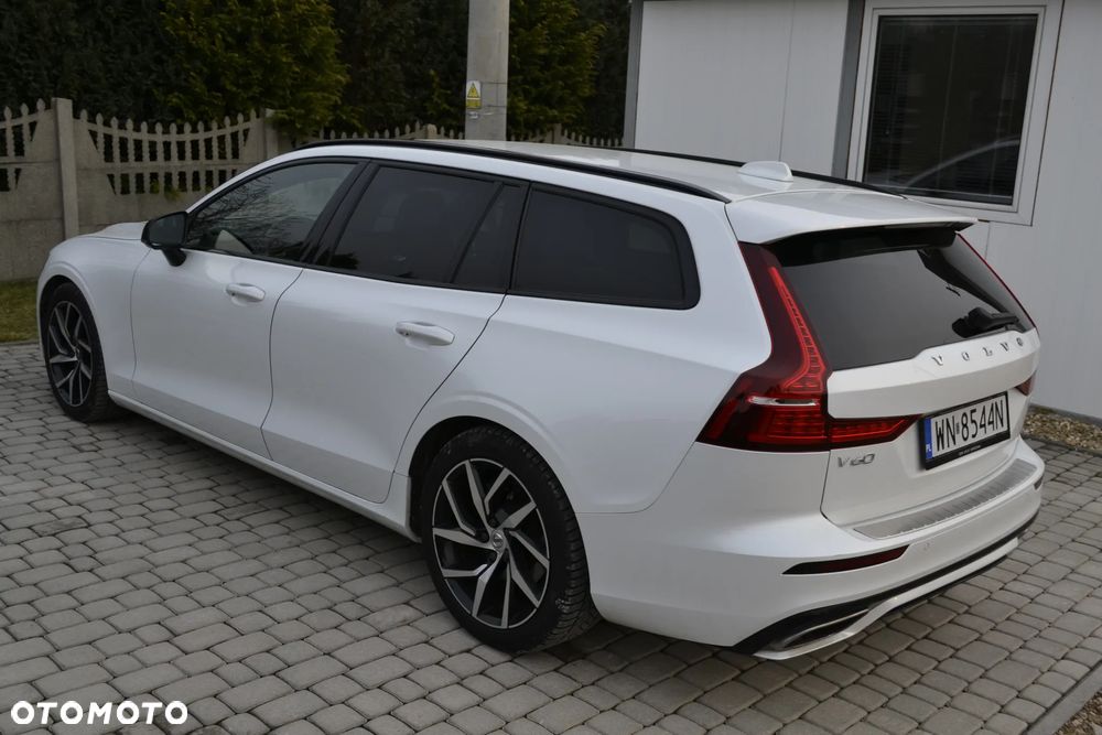 Volvo V60 B3 B R-Design - 20