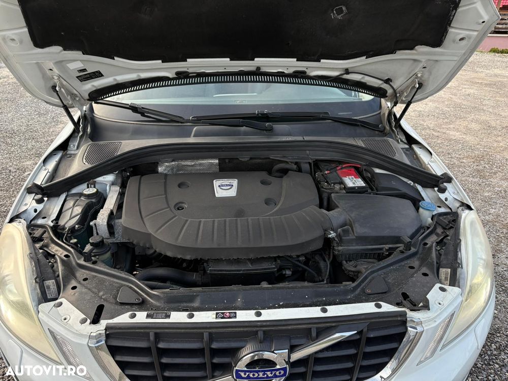 Volvo XC 60 D5 AWD Kinetic - 11