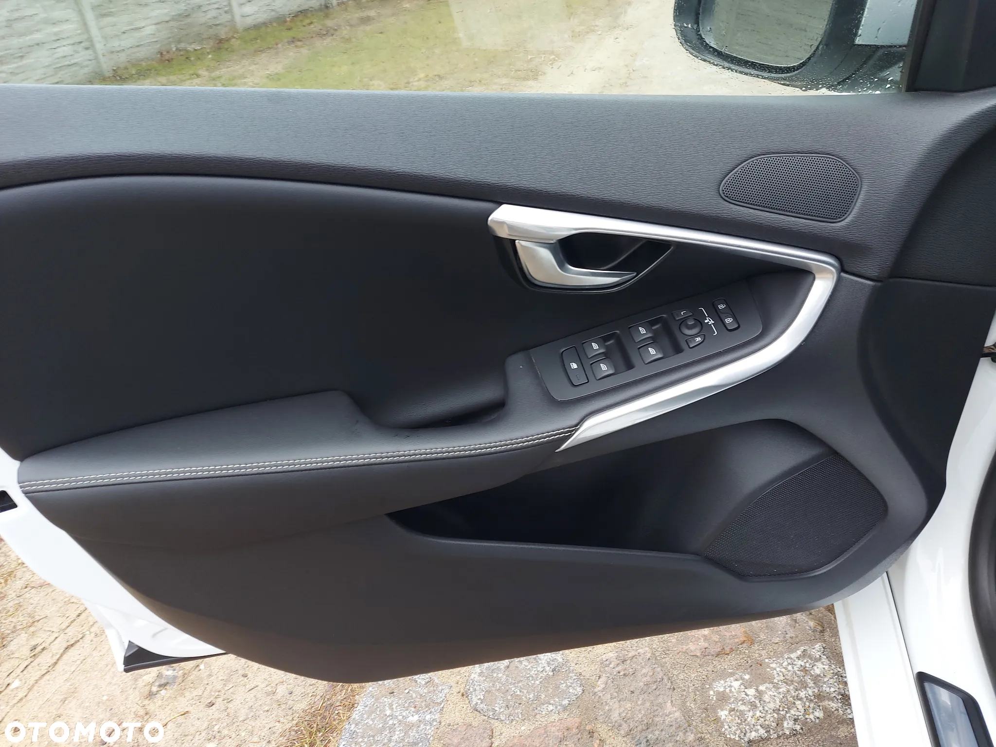 Volvo V40 D2 Geartronic RDesign - 12
