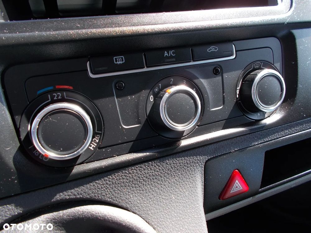 Volkswagen Transporter - 19