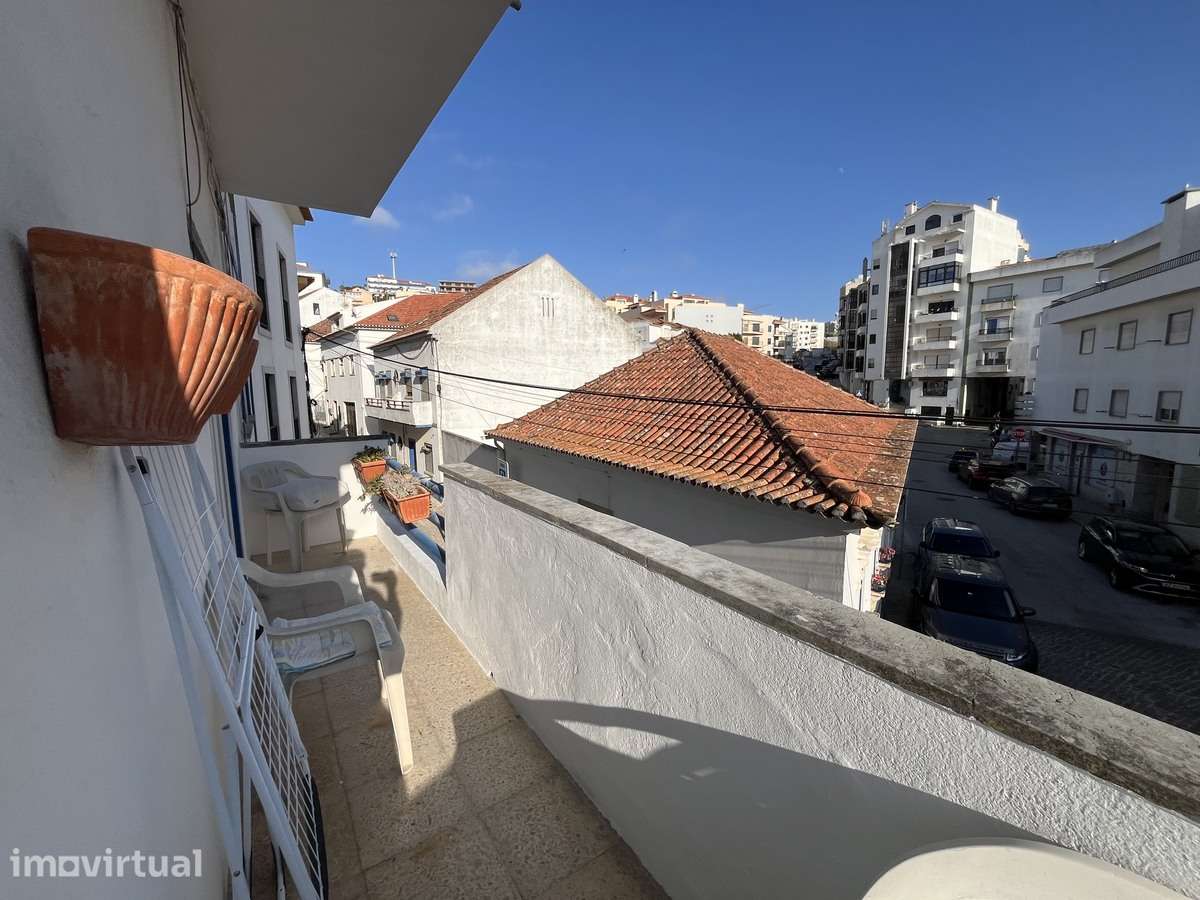 Apartamento T3 Mobilado para Arrendamento – Centro da Vila da Ericeira - Grande imagem: 2/19