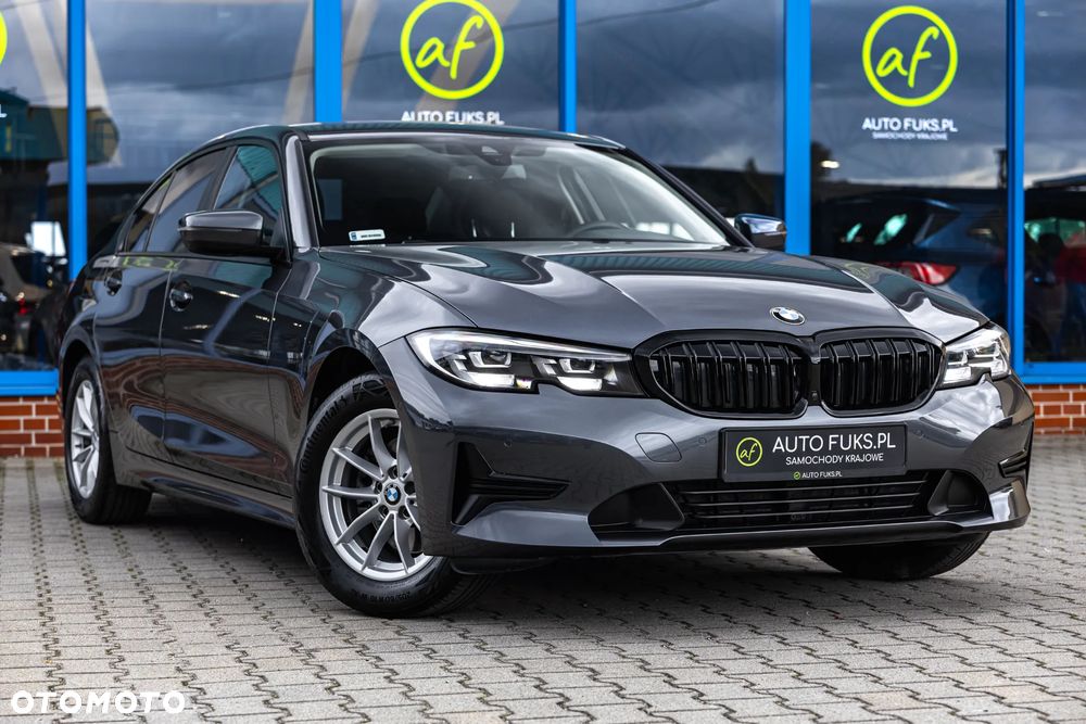 BMW Seria 3 320i - 4