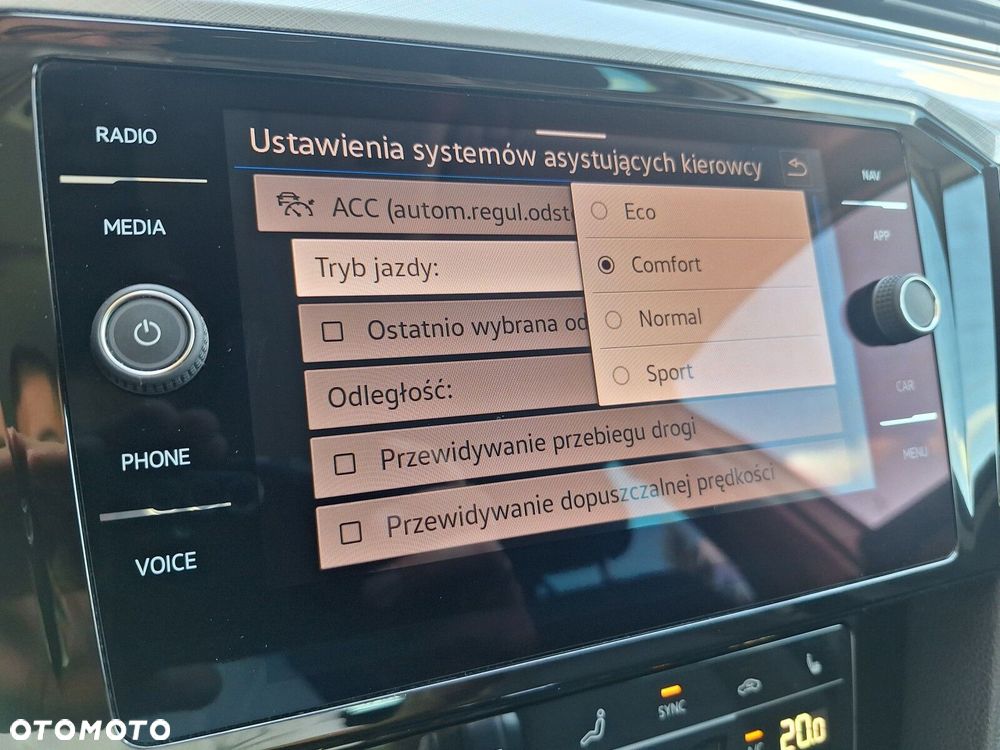 Volkswagen Passat - 31