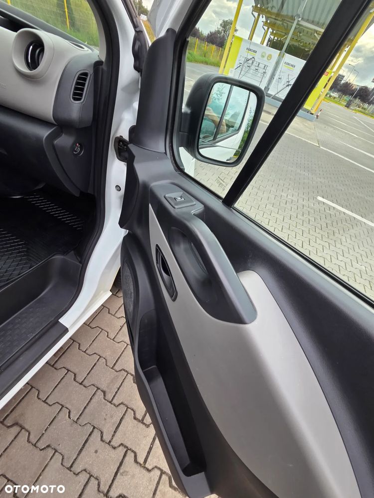 Renault Trafic - 22