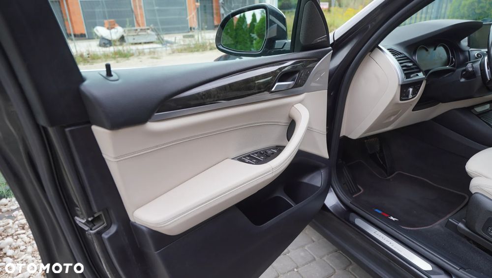 BMW X3 xDrive30i Luxury Line - 17