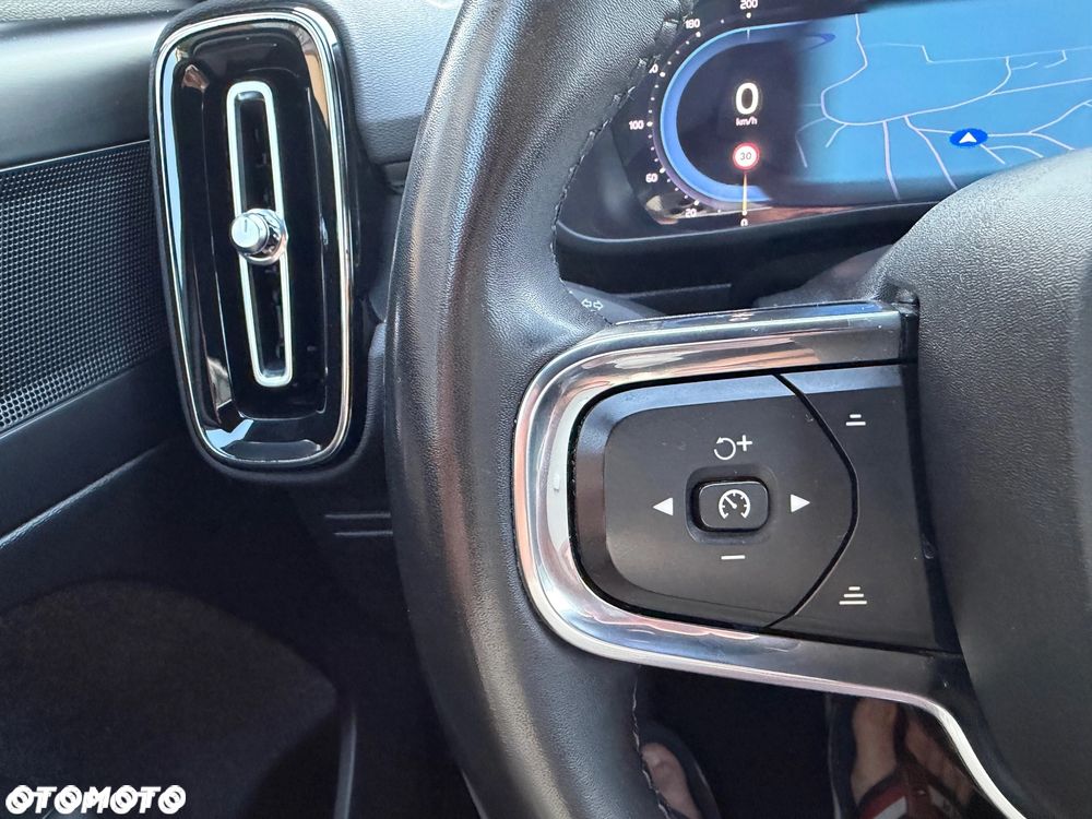 Volvo XC 40 B3 Plus Bright - 18