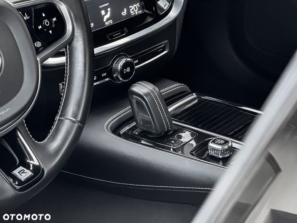 Volvo V60 T8 AWD Recharge Geartronic RDesign - 19