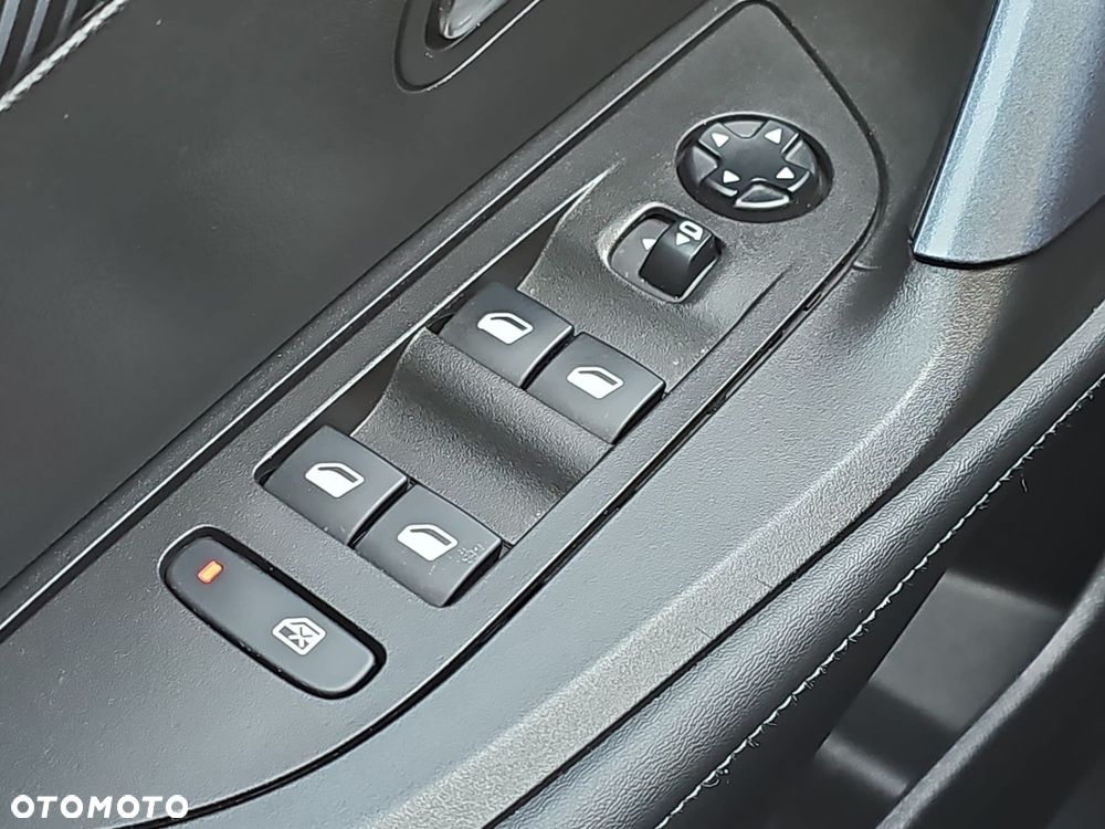Peugeot 2008 - 22