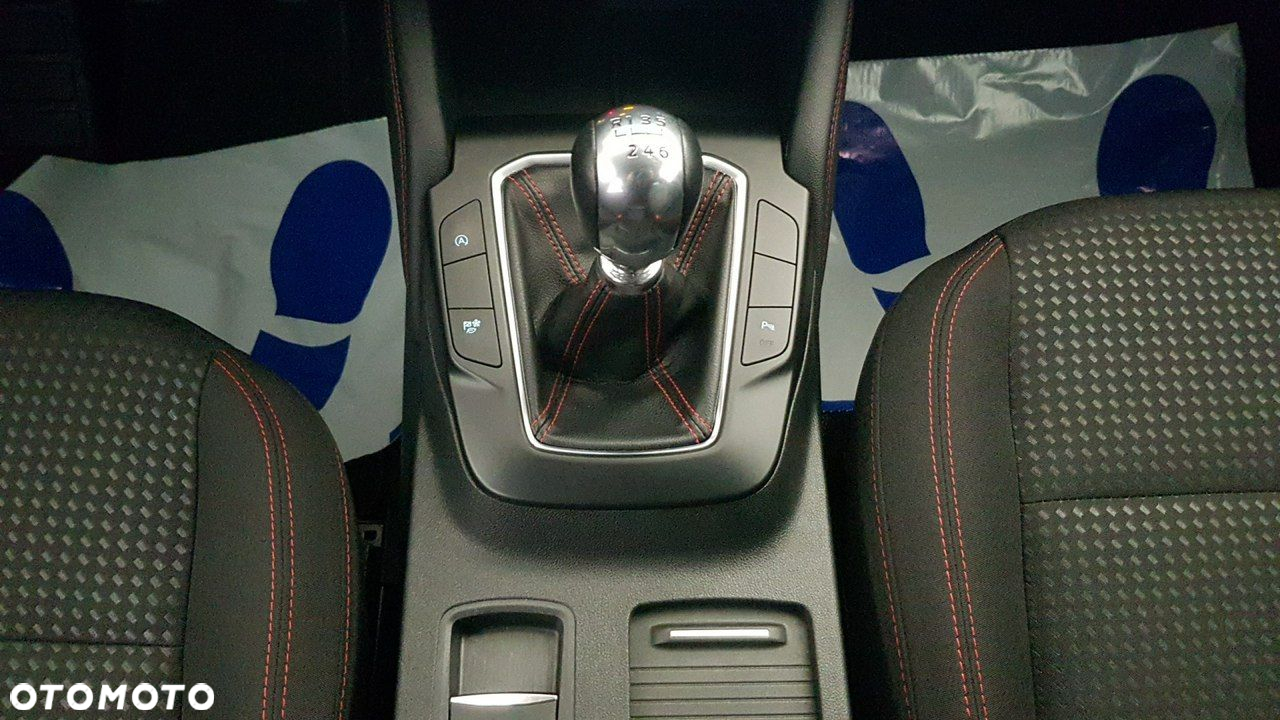 Ford Kuga - 31