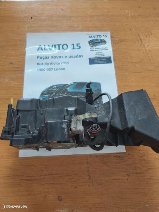 Fechadura Esquerda Mercedes E300 E320 3P  Ref: 202 720 23 35 - 2