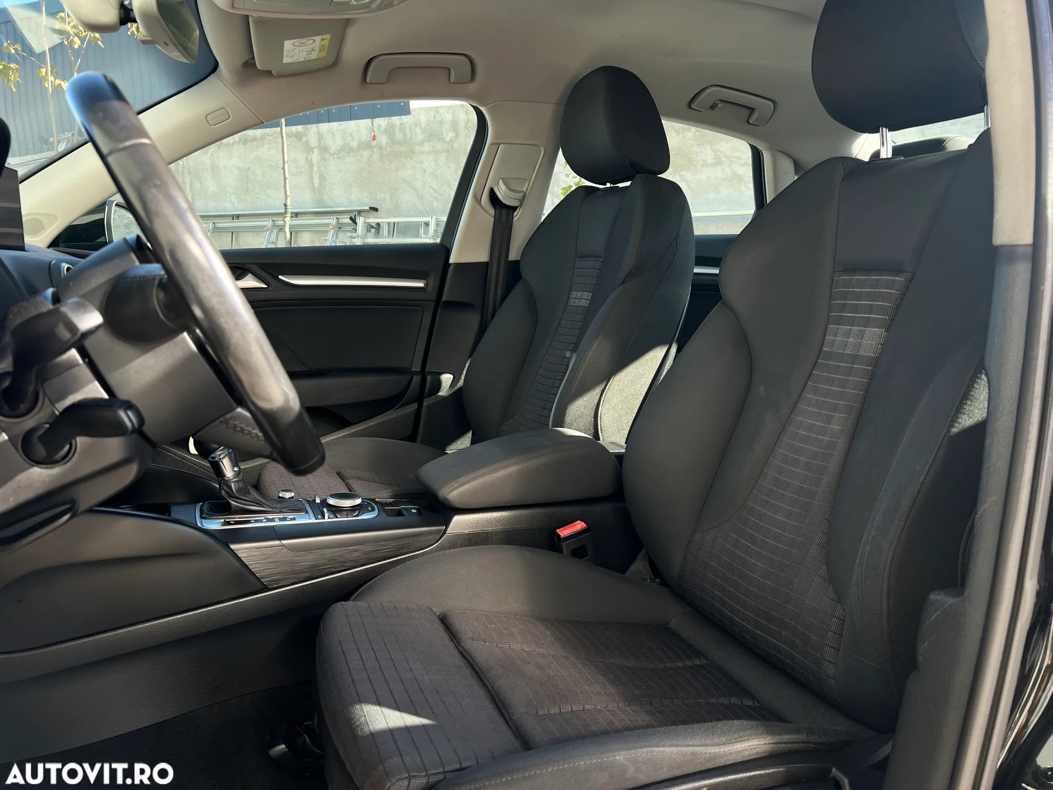 Audi A3 Sportback 1.6 TDI clean Stronic Ambiente - 6