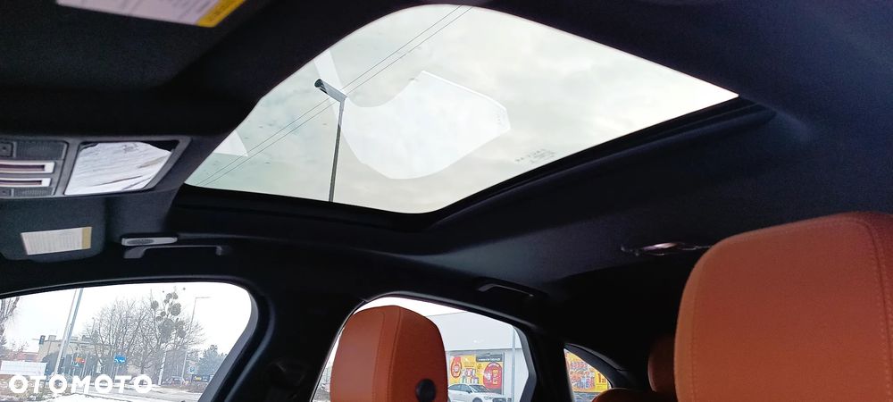 Jaguar XF P250 R-Dynamic SE - 16