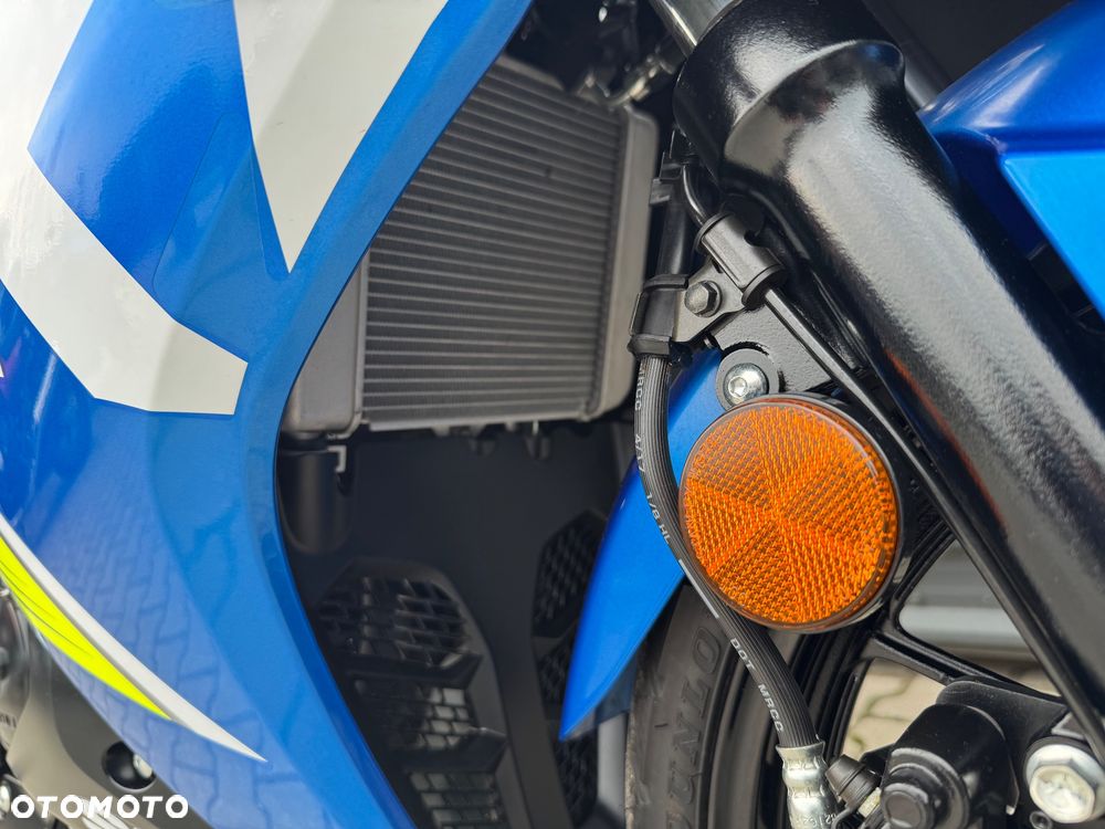 Suzuki GSX-R - 17