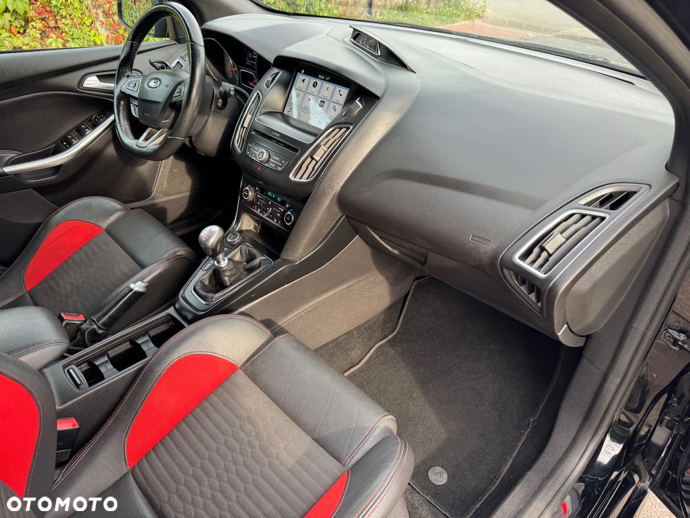 Ford Focus 2.0 EcoBoost ST mit Leder-Exclusiv-Paket - 12