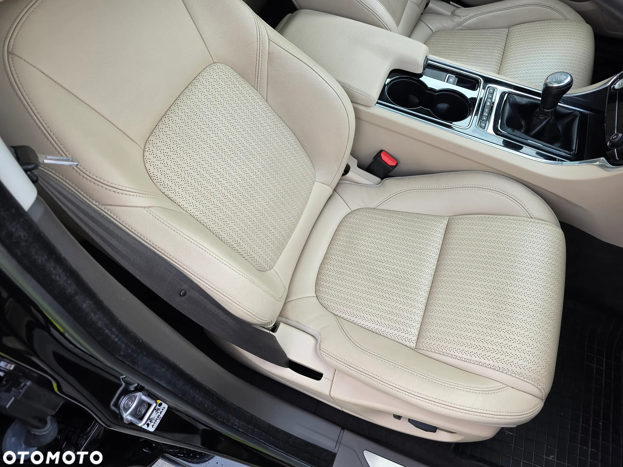 Jaguar XF - 23