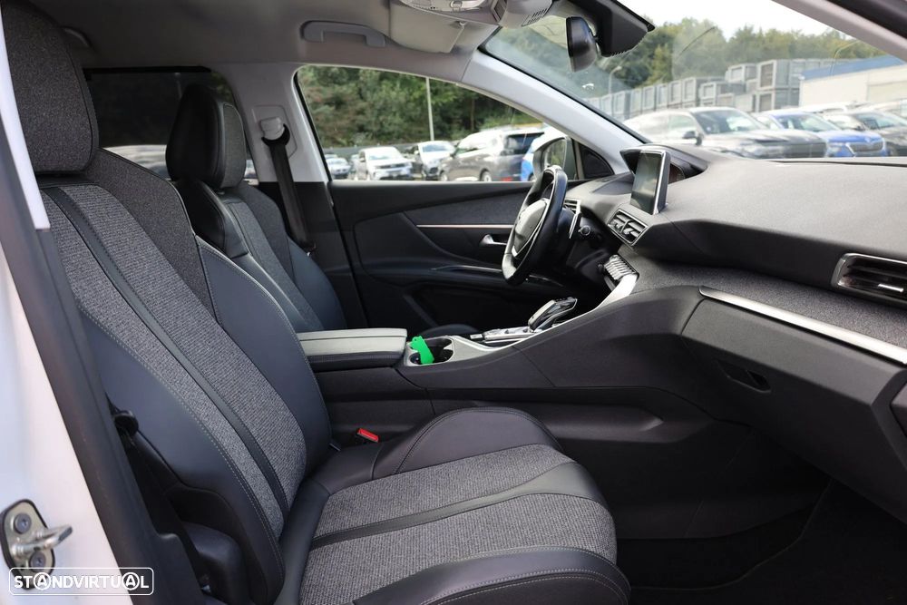 Peugeot 5008 1.2 PureTech Allure EAT8 - 12