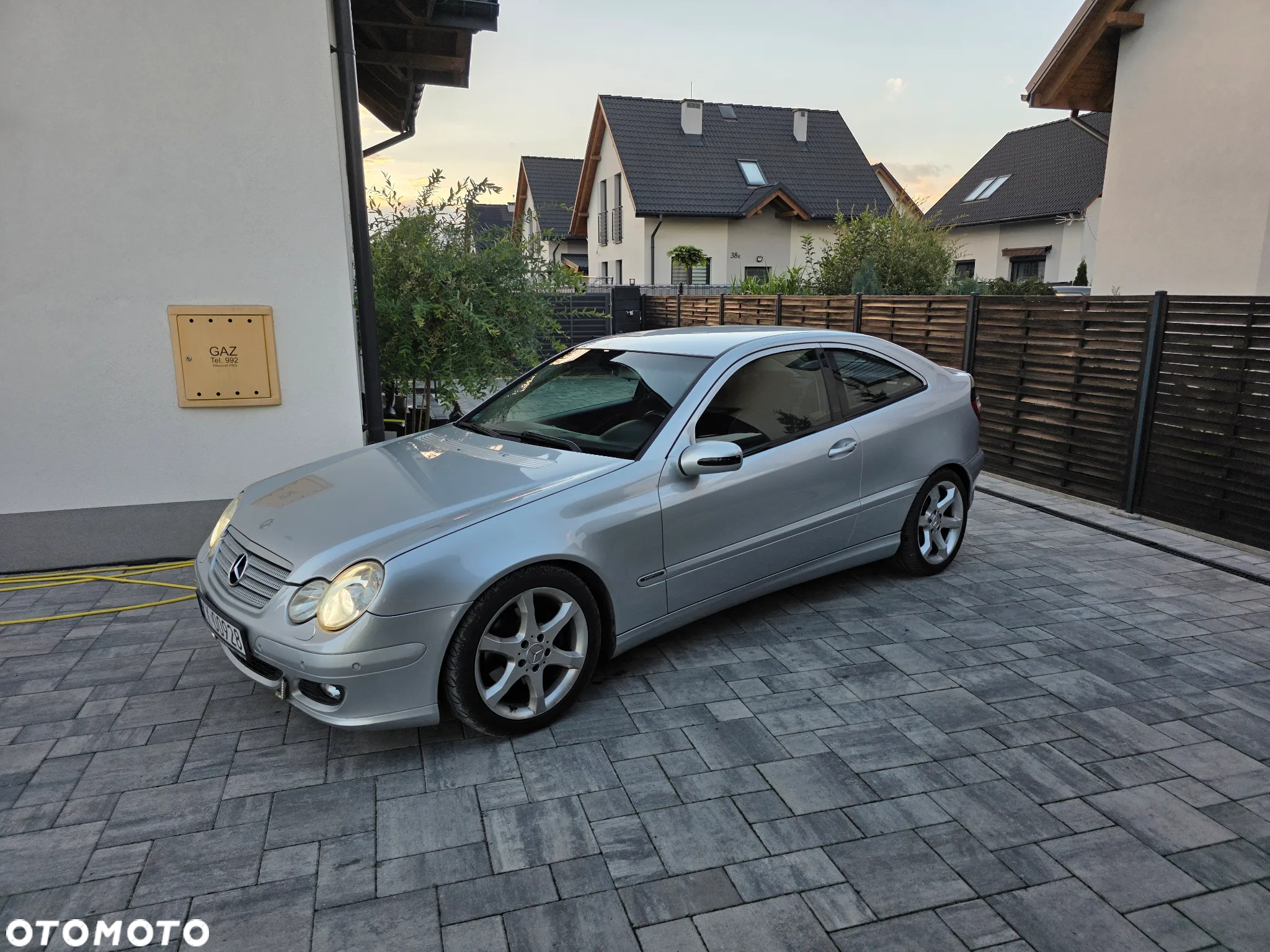 Mercedes-Benz Klasa C 230 Sportcoupe Sport Edition - 16