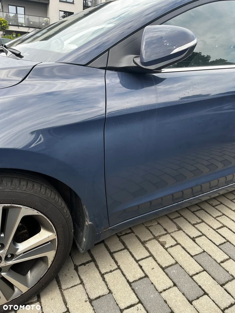 Hyundai Elantra 1.6 Comfort - 16