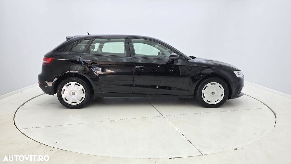 Audi A3 Sportback 1.6 TDI S tronic - 5