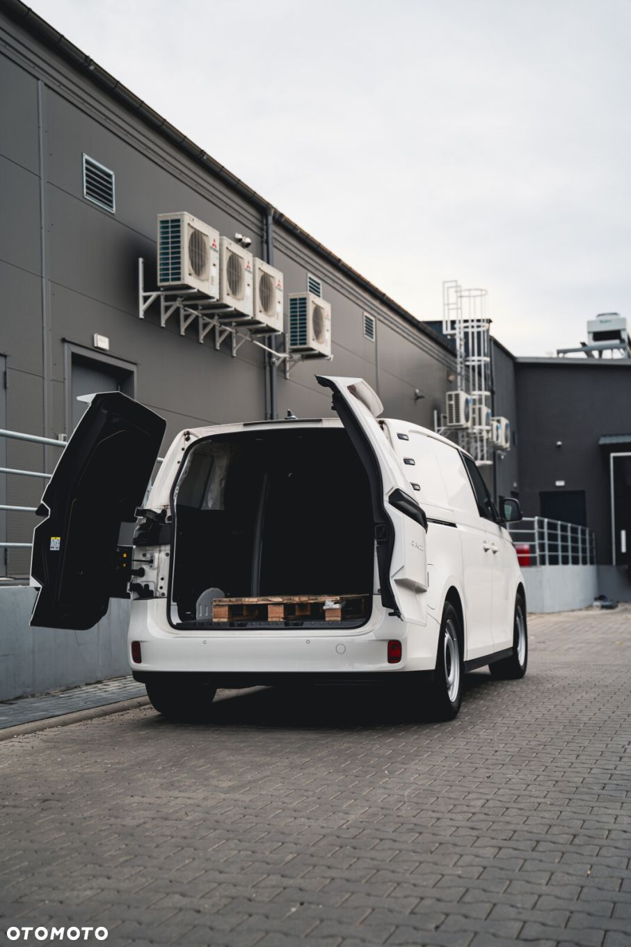 Volkswagen ID. Buzz Cargo L1 204 KM - 21