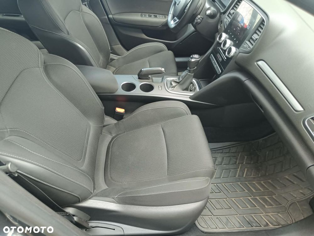 Renault Megane 1.5 Blue dCi Zen - 12