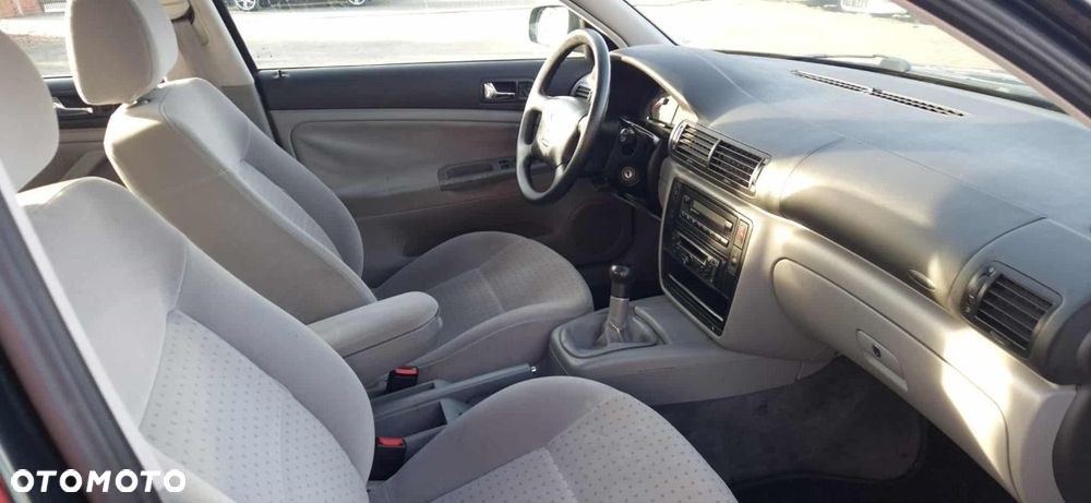 Volkswagen Passat - 8